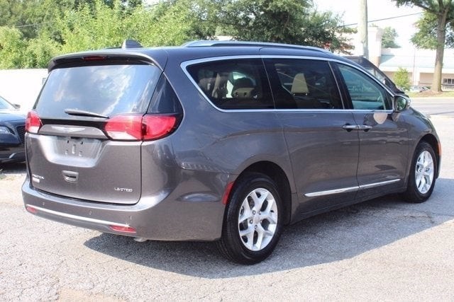 PreOwned 2020 Chrysler Pacifica Limited Front Wheel Drive